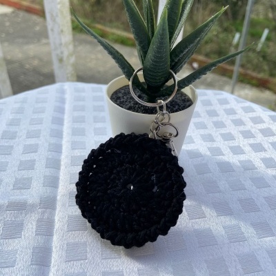 Porta-chave&#x20;&quot;Oreo&quot;&#x20;em&#x20;croch&#x00EA;