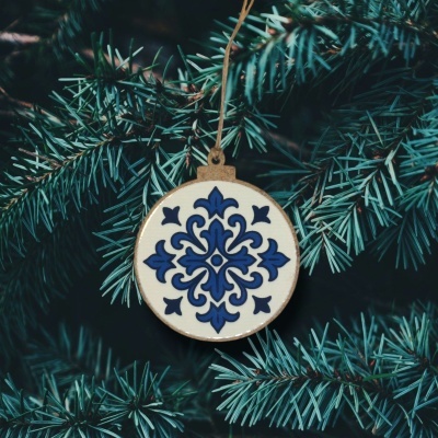https://www.bemportugues.com/product/bola-de-natal-azulejo-em-madeira