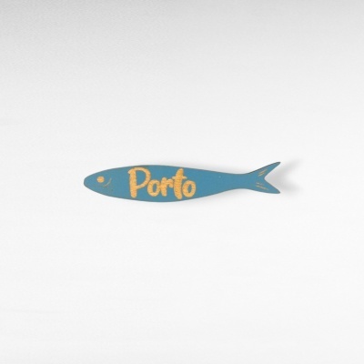Peixe azul decorativo com texto 'Porto' em amarelo
