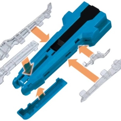 Peça azul de plástico com componentes transparentes destacáveis e setas laranjas para montagem