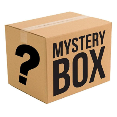 Caixa de cartão castanha com a frase MYSTERY BOX e um ponto de interrogação preto