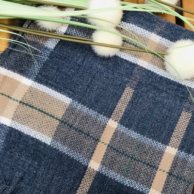 Cachecol&#x20;Tartan&#x20;Vibe&#x20;com&#x20;Acabamento&#x20;em&#x20;franja