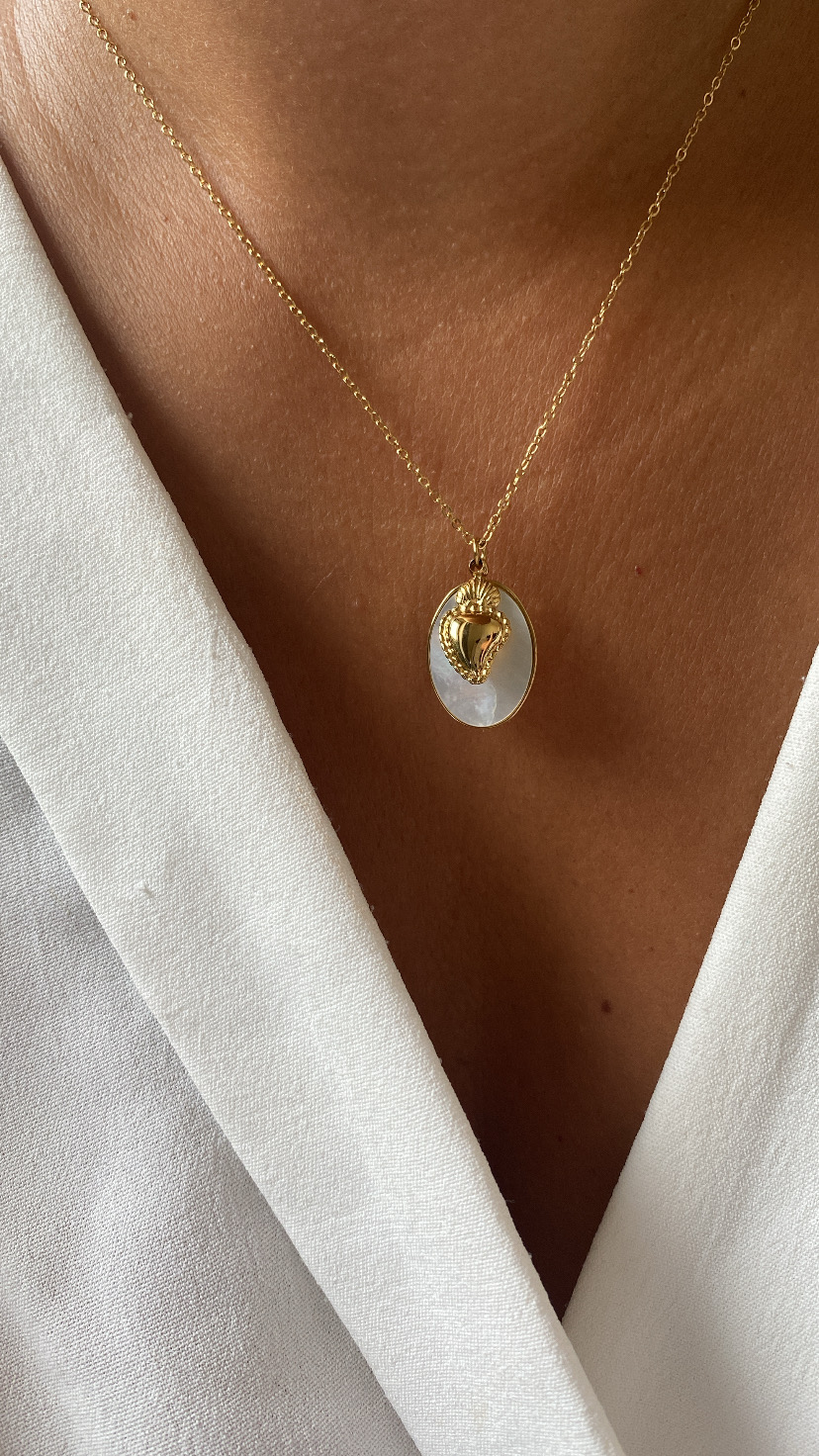 Colar pendente e madrepérola