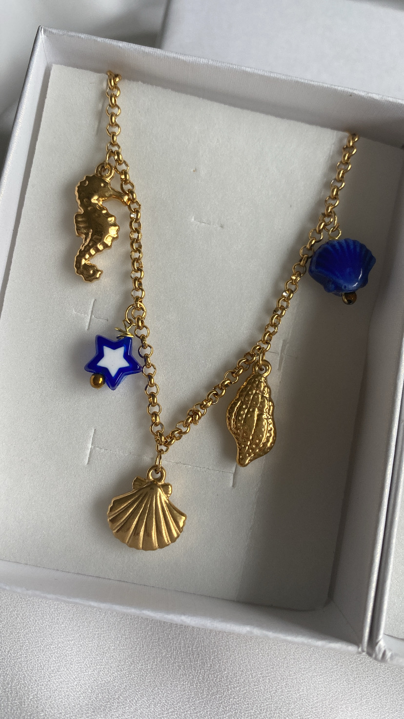 Colar multi charms tons de azul