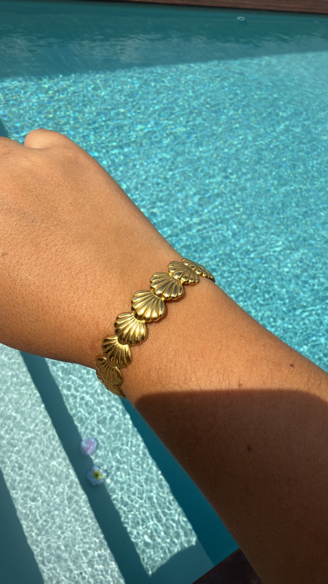 Pulseira semi rígida conchas