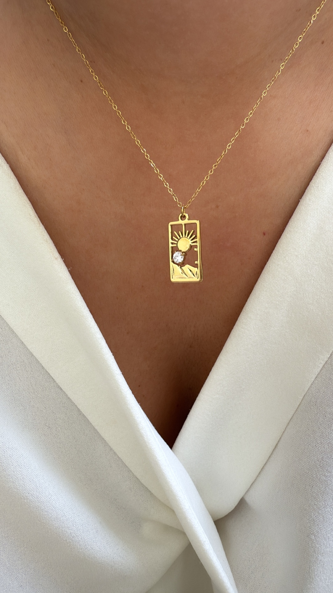 Colar&#x20;estilo&#x20;escapul&#x00E1;rio&#x20;sol