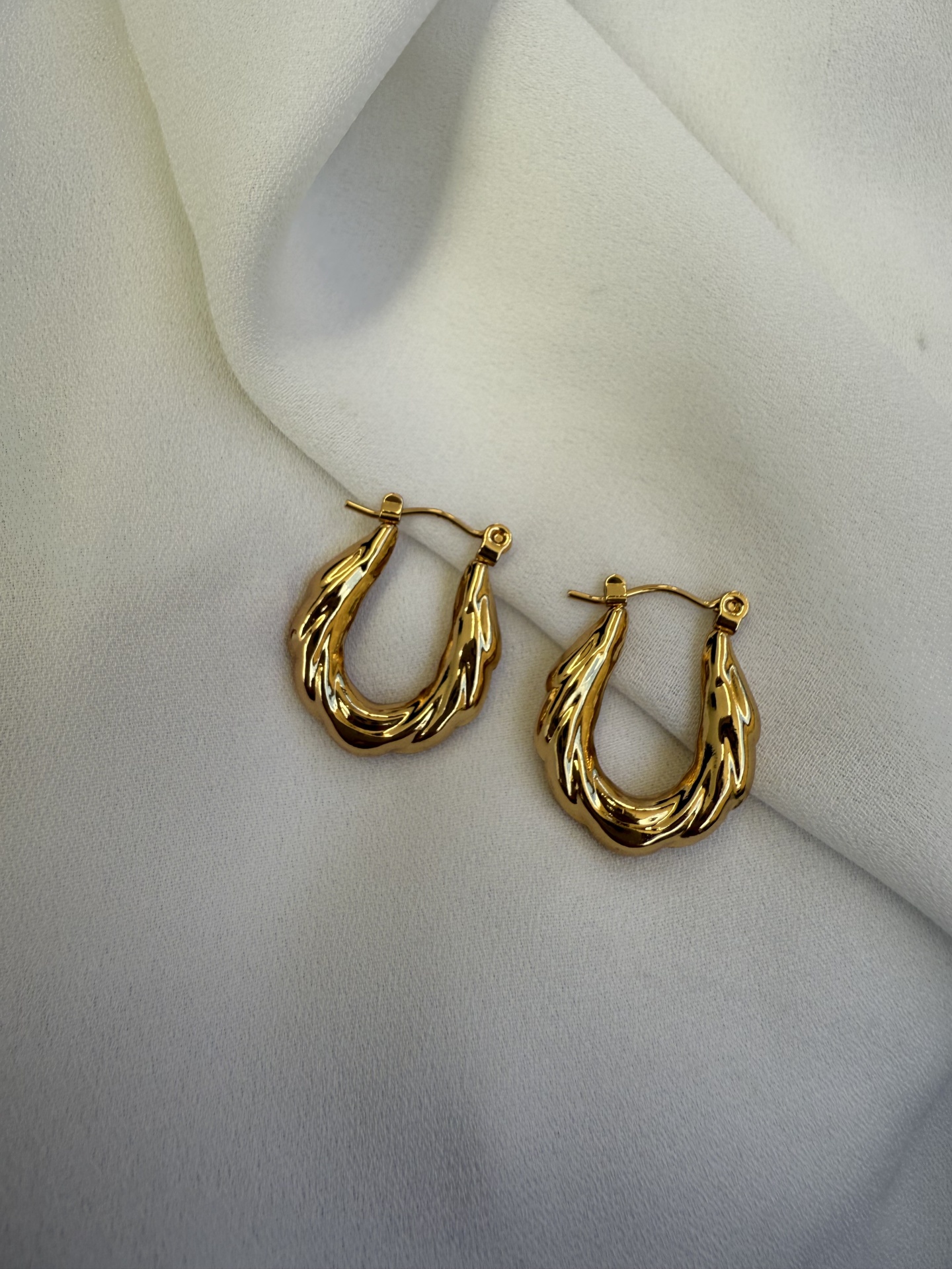 Argolas&#x20;ovais&#x20;com&#x20;relevo