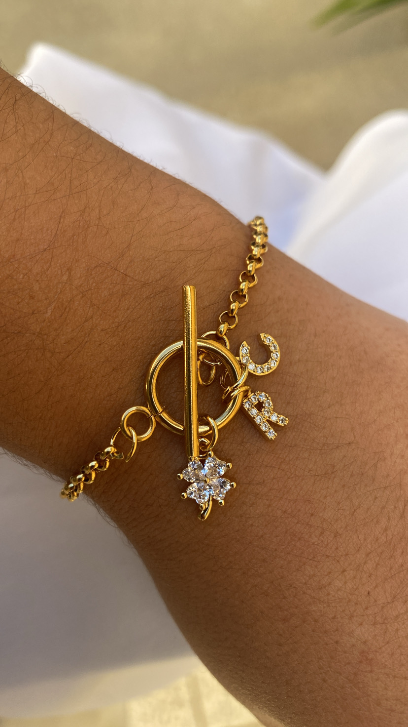 Pulseira duas iniciais
