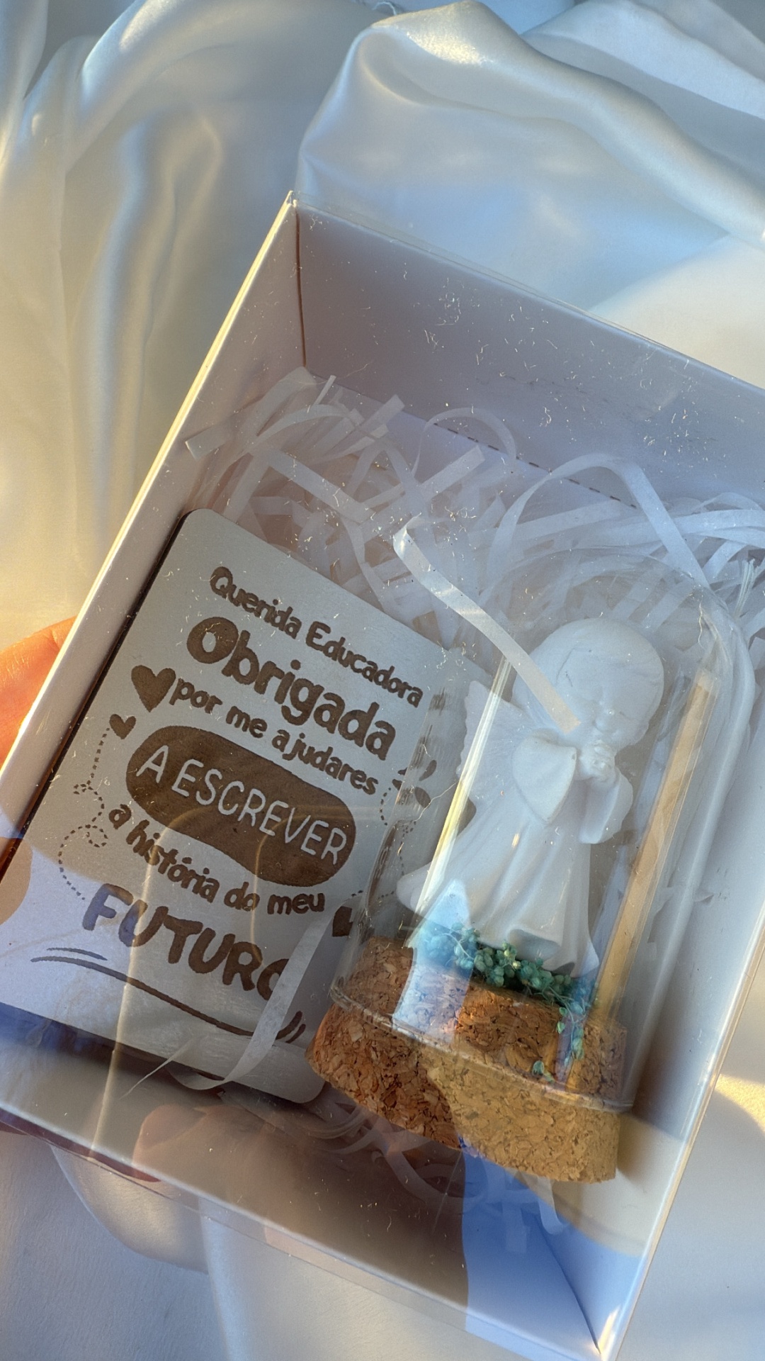 Caixa&#x20;com&#x20;c&#x00FA;pula&#x20;anjinho&#x20;menina&#x20;&#x2F;&#x20;menino