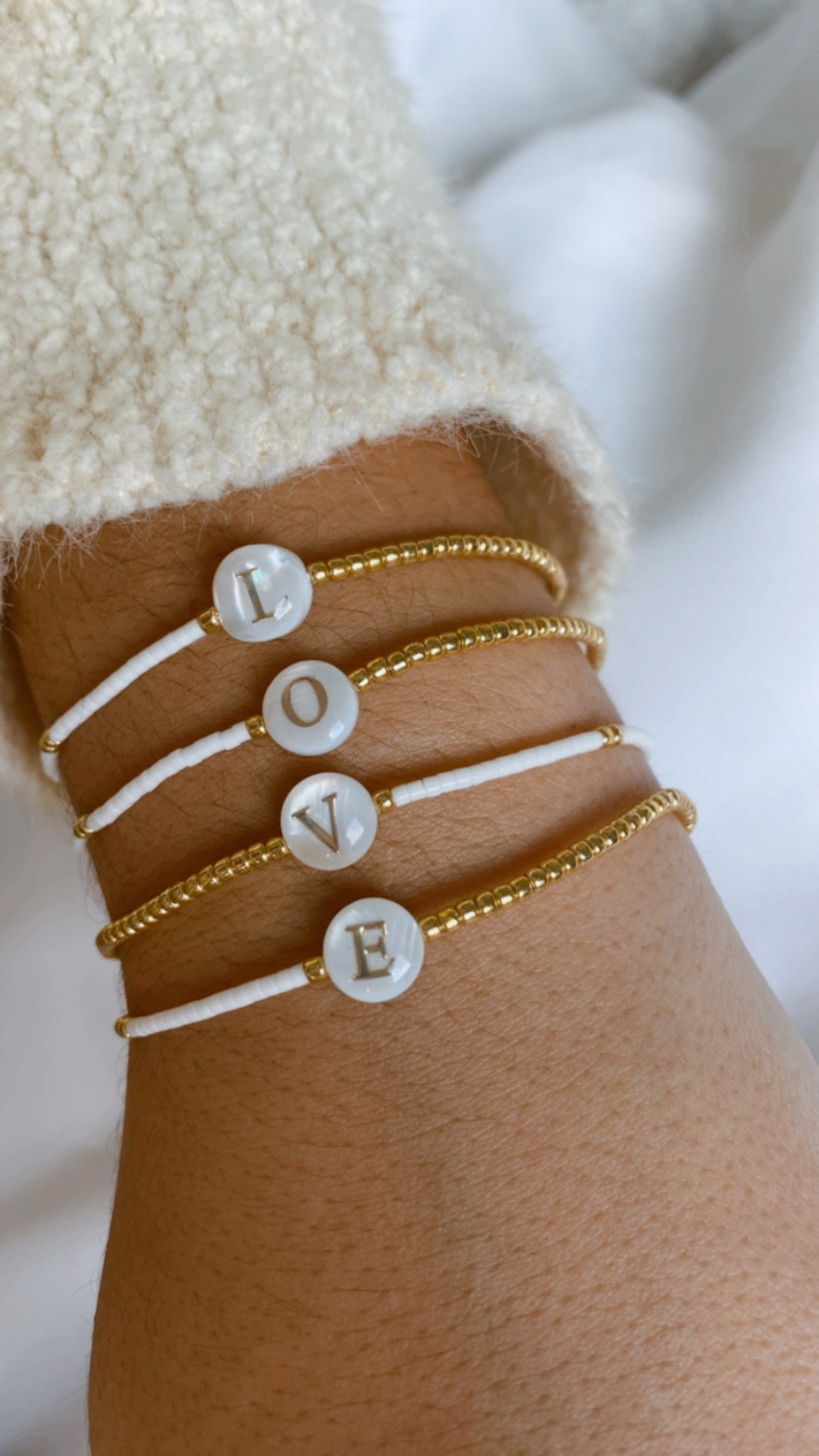 Pulseira com letra