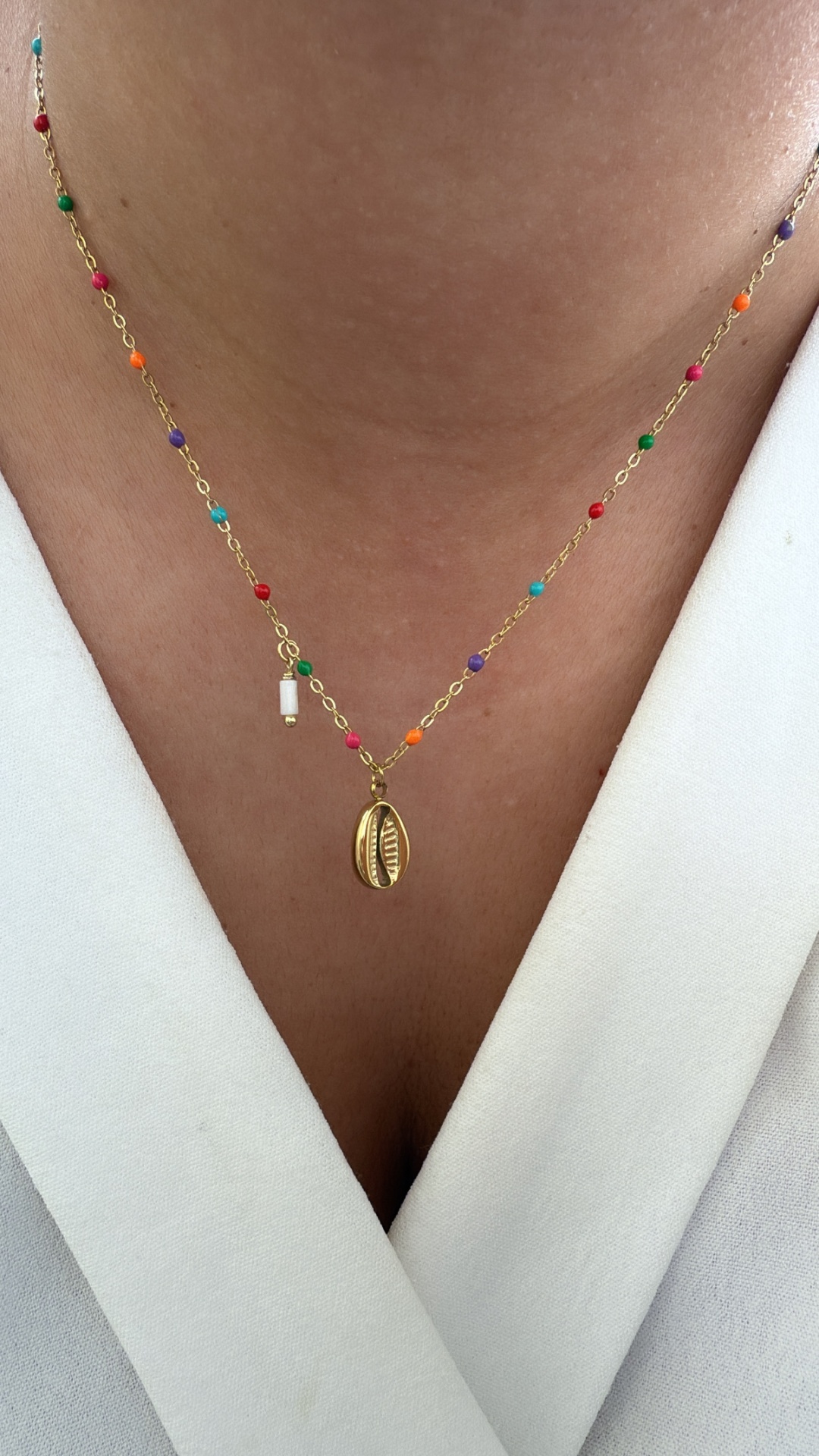Colar 🐚 pormenores coloridos