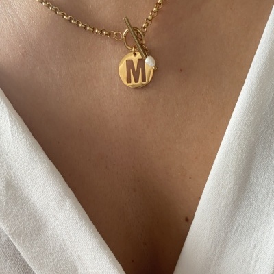 Colar fecho marinheiro com inicial