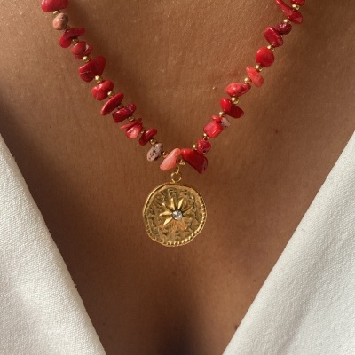 Colar pedrinhas delicate