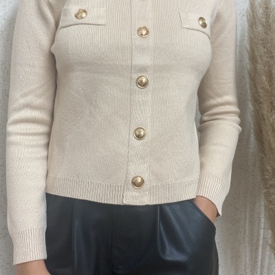 Camisola&#x20;de&#x20;malha&#x20;com&#x20;bot&#x00F5;es