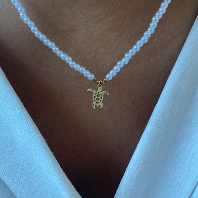 Colar&#x20;p&#x00E9;rolas&#x20;pendente&#x20;tartaruga&#x20;&#x2F;&#x20;concha