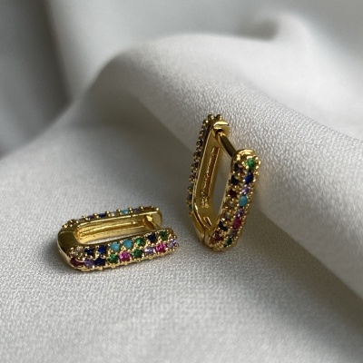 Brincos quadrados com cores