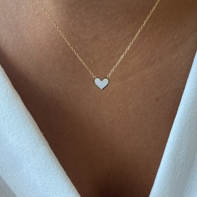 Colar mini coração madrepérola