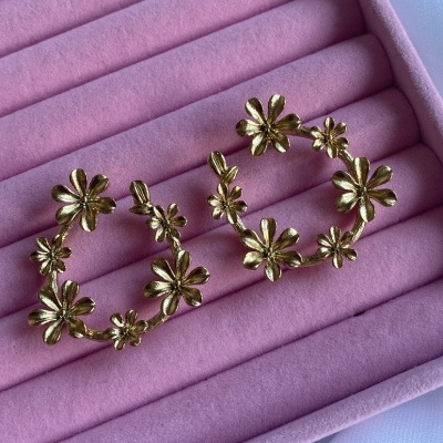 Brincos flores em aço inox