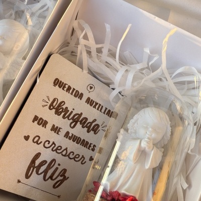 Caixa&#x20;com&#x20;c&#x00FA;pula&#x20;anjinho&#x20;menina&#x20;&#x2F;&#x20;menino