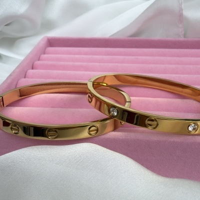 Pulseira october