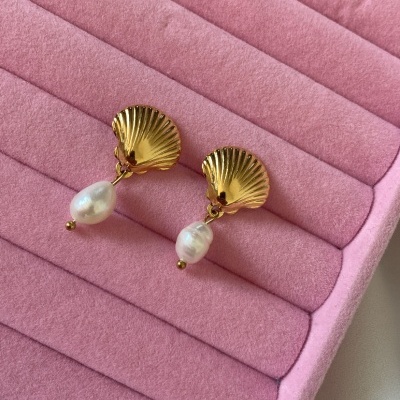 Brincos concha com pérola de água doce