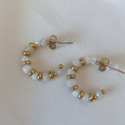 Argolas pedrinhas coloridas