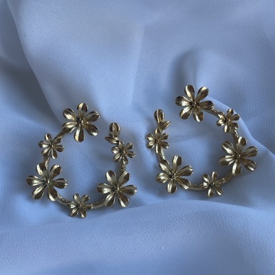 Brincos flores em aço inox