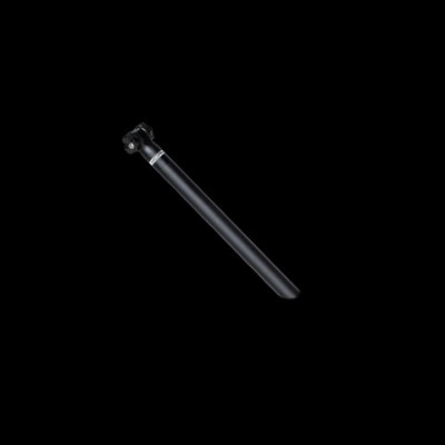 Canote de bicicleta preto fosco isolado em fundo preto