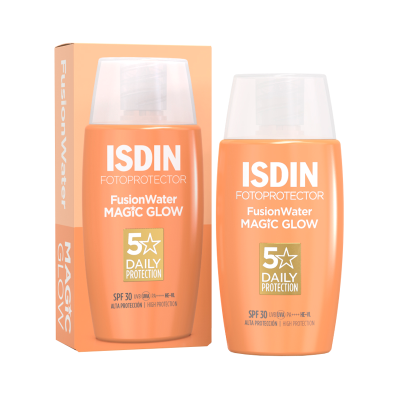 Protetor solar ISDIN FusionWater Magic Glow em embalagem laranja com texto