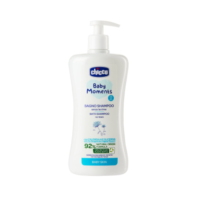Frasco branco de shampoo para bebé Chicco Baby Moments com tampa doseadora