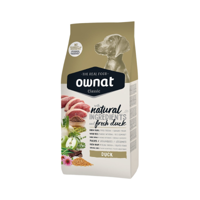 Saco de ração Ownat Classic com imagem de cão e ingredientes naturais em fundo bege e branco
