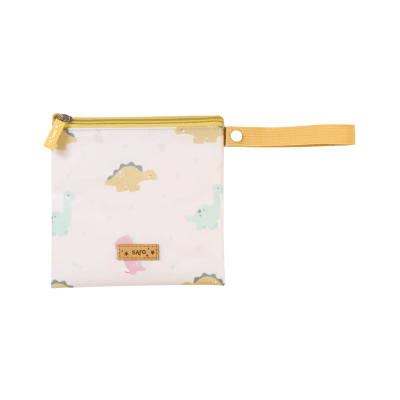 Necessaire quadrada creme com dinossauros coloridos e fecho amarelo