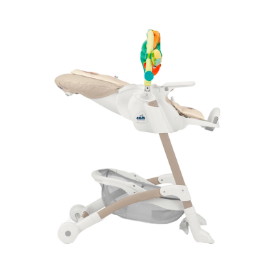 Cadeira alta para bebé branca e bege com brinquedo colorido e cesto de armazenamento