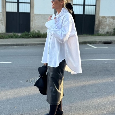 Camisa&#x20;branca&#x20;la&#x00E7;o