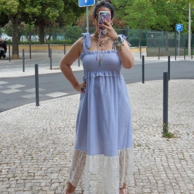 Vestido&#x20;riscas&#x20;azuis&#x20;comprido