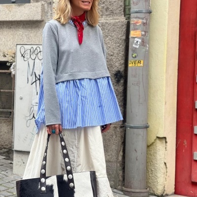 Sweatshirt&#x20;cinza&#x20;com&#x20;camisa