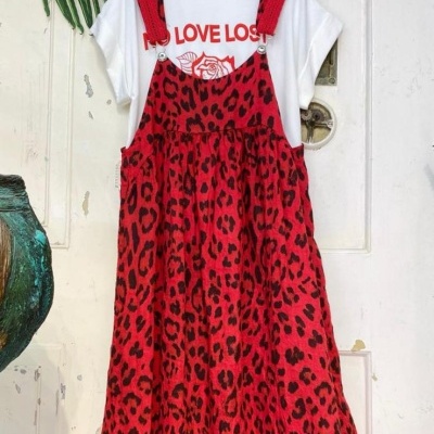 Saia&#x20;jardineira&#x20;leopardo&#x20;de&#x20;linho