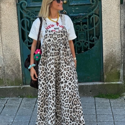 Saia&#x20;jardineira&#x20;leopardo&#x20;de&#x20;linho