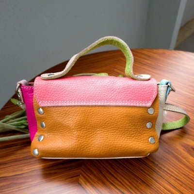 Mini&#x20;mala&#x20;de&#x20;pele&#x20;genu&#x00ED;na