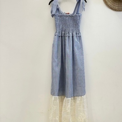 Vestido&#x20;riscas&#x20;azuis&#x20;comprido