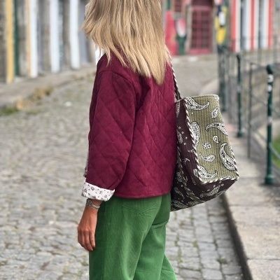 Casaco&#x20;bombazina&#x20;&quot;Passeio&#x20;na&#x20;Pra&#x00E7;a&quot;