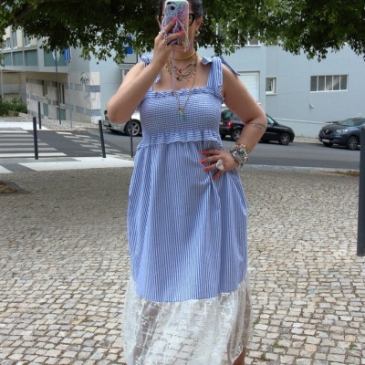 Vestido&#x20;riscas&#x20;azuis&#x20;comprido