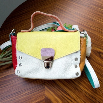 Mini&#x20;mala&#x20;de&#x20;pele&#x20;genu&#x00ED;na