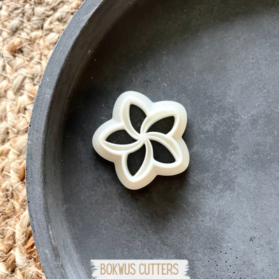 Cortador flor com embossing (2,8cm) | BC1314