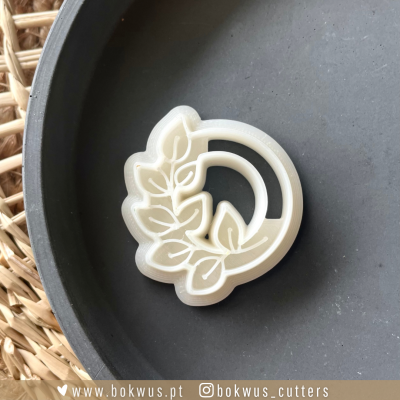 Cortador coroa de folhas (4cm) BC1389