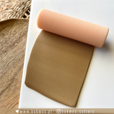 ROLO DE TEXTURA HD | RISCAS FINAS VERTICAIS (1mm) | BC1433