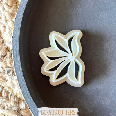 Cortador floral (Espelho) (4cm) BC1018