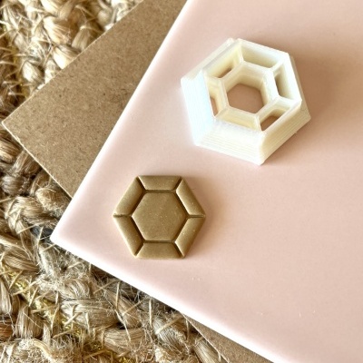 Cortador gema Hexagonal (2cm) - com embossing - BC640