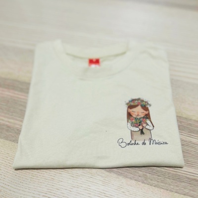 T-Shirt Bolinha Flores