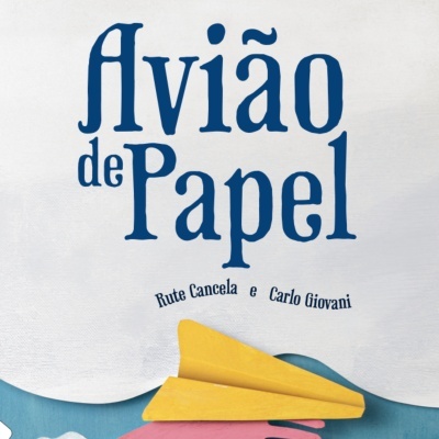 Capa de livro com título Avião de Papel e avião de papel amarelo
